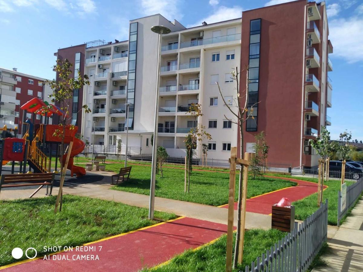Aga Apartman 波德戈里察 外观 照片